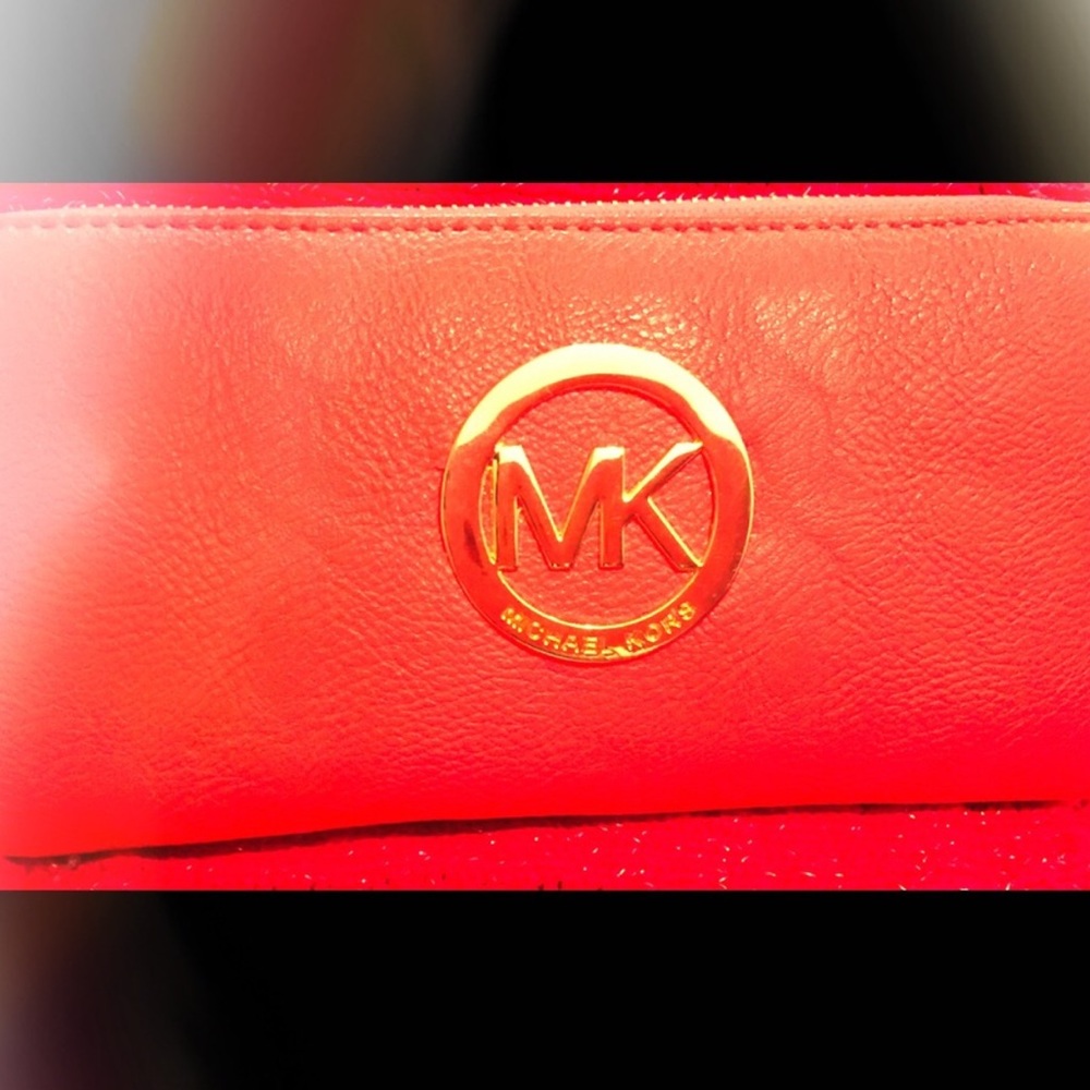 Mauve classic look wallet